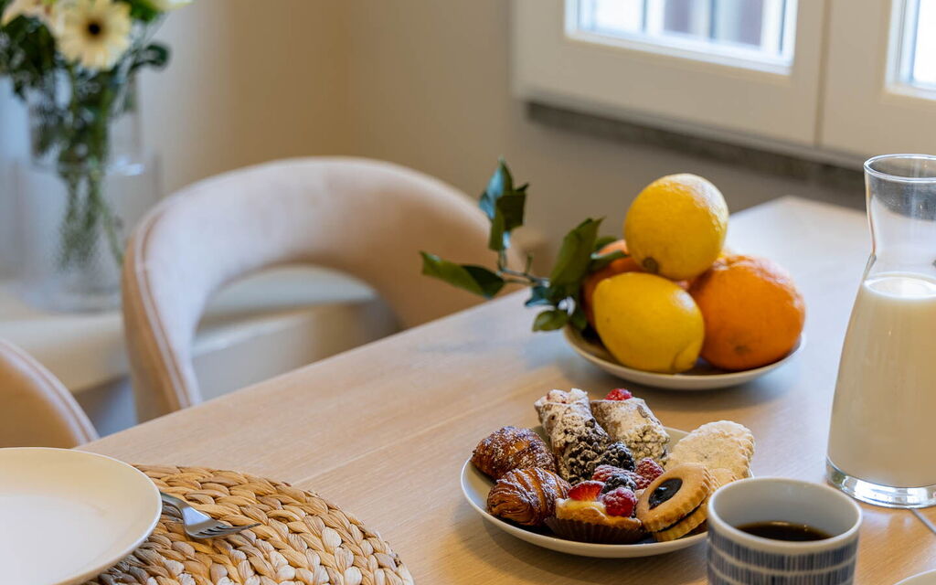 Torretta Penthouse Luxury Apartment In Florence By Palazzo Pazzi Vitali: Autunno, Cibo, Estate, Primavera