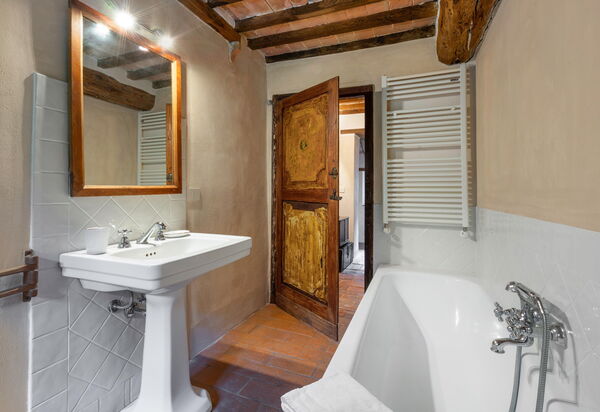 Casa Di Pietro In Vivo D'orcia, Pool: Autumn, Bathroom, Spring, Summer