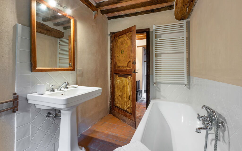 Casa Di Pietro In Vivo D'orcia, Pool: Autumn, Bathroom, Spring, Summer