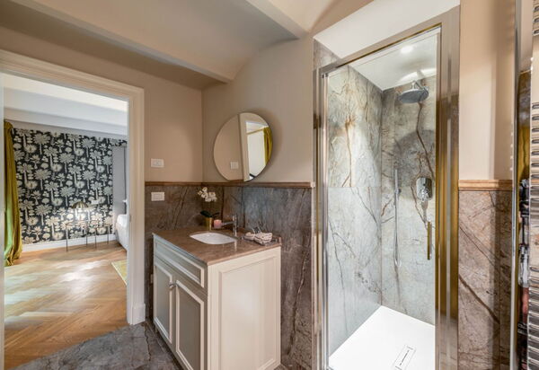 Duomo Penthouse Luxury Apartment In Florence By Palazzo Pazzi Vitali: Autumn, Bathroom, Spring, Summer, Winter
