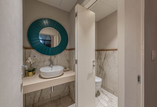 Duomo Penthouse Luxury Apartment In Florence By Palazzo Pazzi Vitali: Autumn, Bathroom, Spring, Summer, Winter