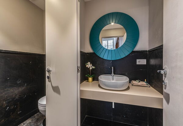 Duomo Penthouse Luxury Apartment In Florence By Palazzo Pazzi Vitali: Autumn, Bathroom, Spring, Summer, Winter