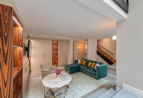 Duomo Penthouse Luxury Apartment In Florence By Palazzo Pazzi Vitali: Autumn, Dining Room, Living Room, Spring, Summer, Winter