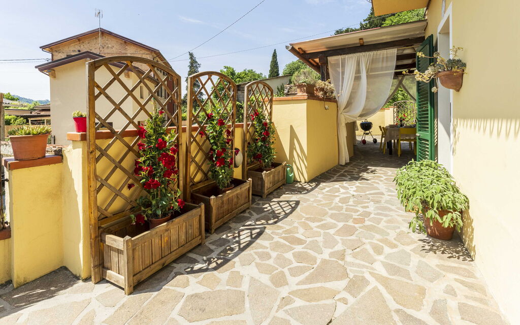 Camaiore House With Pool, La Casa Dei Ricci: Autumn, Garden, Spring, Summer