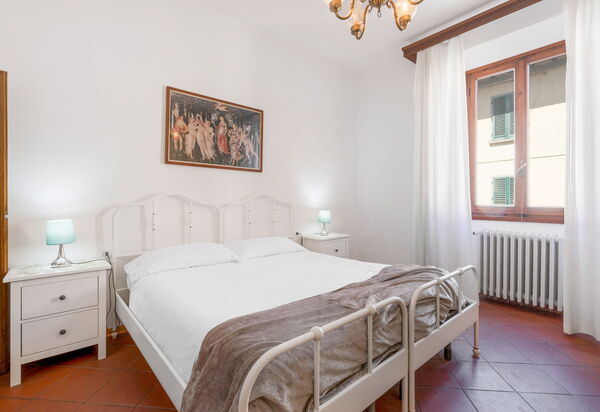 Chiara Apartment , San Frediano Florence: Autunno, Camera da letto, Estate, Primavera