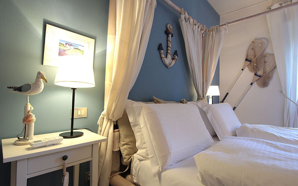 Dal Molin Apartment, Garda Lake, Ac, Fitness, Jacuzzi: Autumn, Bedroom, Spring, Summer