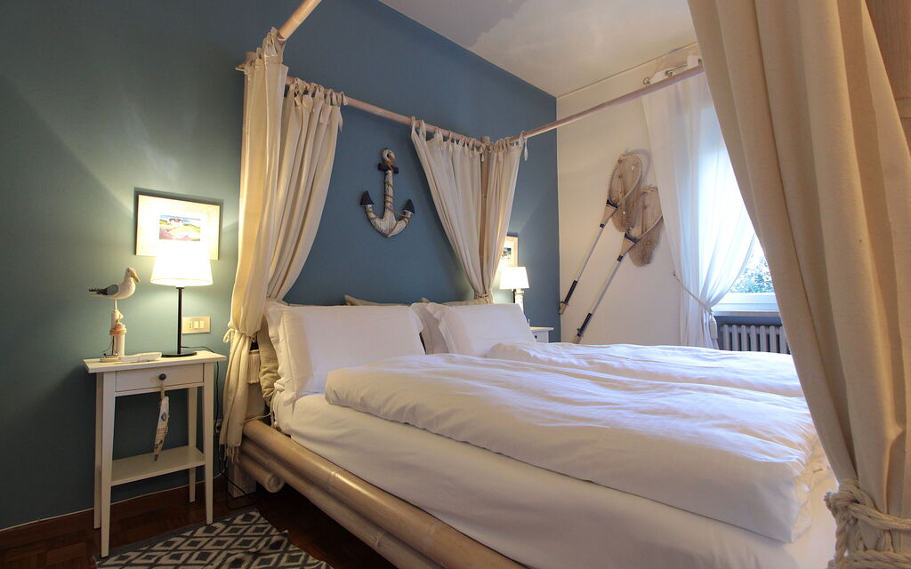 Dal Molin Apartment, Garda Lake, Ac, Fitness, Jacuzzi: Autumn, Bedroom, Spring, Summer