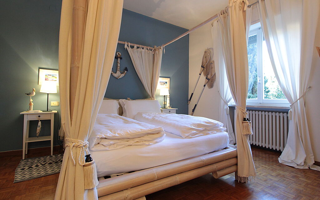 Dal Molin Apartment, Garda Lake, Ac, Fitness, Jacuzzi: Autumn, Bedroom, Spring, Summer