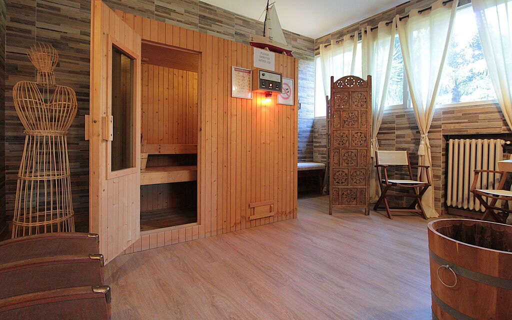 Dal Molin Apartment, Garda Lake, Ac, Fitness, Jacuzzi: Autumn, Spring, Summer, Wellness