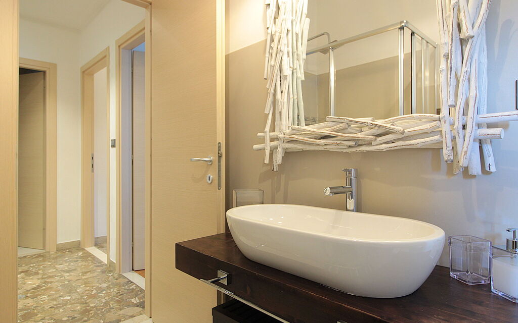 Catullo 18 Apartment, Garda Lake, Jacuzzi, Fitness, Ac: Autunno, Bagno, Estate, Primavera