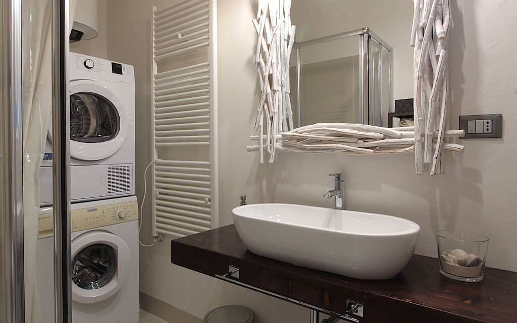 Catullo 18 Apartment, Garda Lake, Jacuzzi, Fitness, Ac: Autunno, Bagno, Estate, Primavera