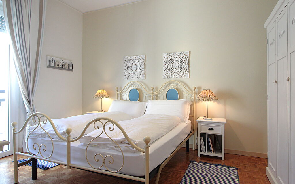 Catullo 18 Apartment, Garda Lake, Jacuzzi, Fitness, Ac: Autunno, Camera da letto, Estate, Primavera