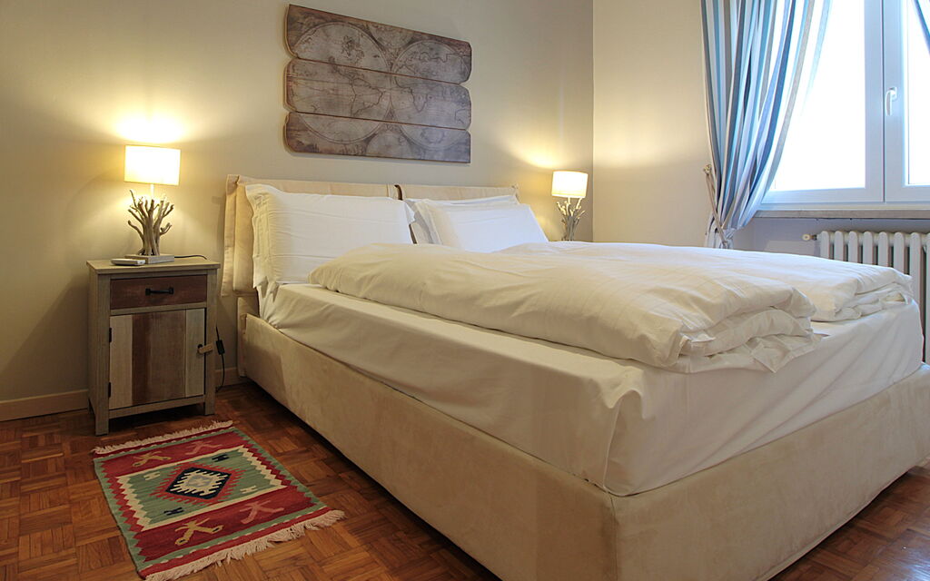 Catullo 18 Apartment, Garda Lake, Jacuzzi, Fitness, Ac: Autunno, Camera da letto, Estate, Primavera