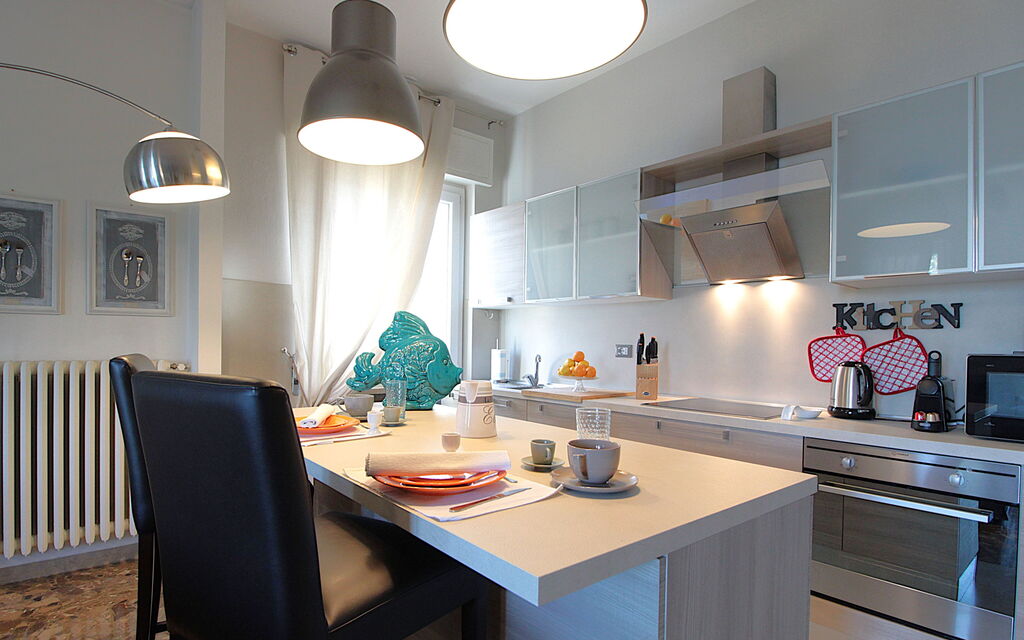 Catullo 18 Apartment, Garda Lake, Jacuzzi, Fitness, Ac: Autunno, Cucina, Estate, Primavera