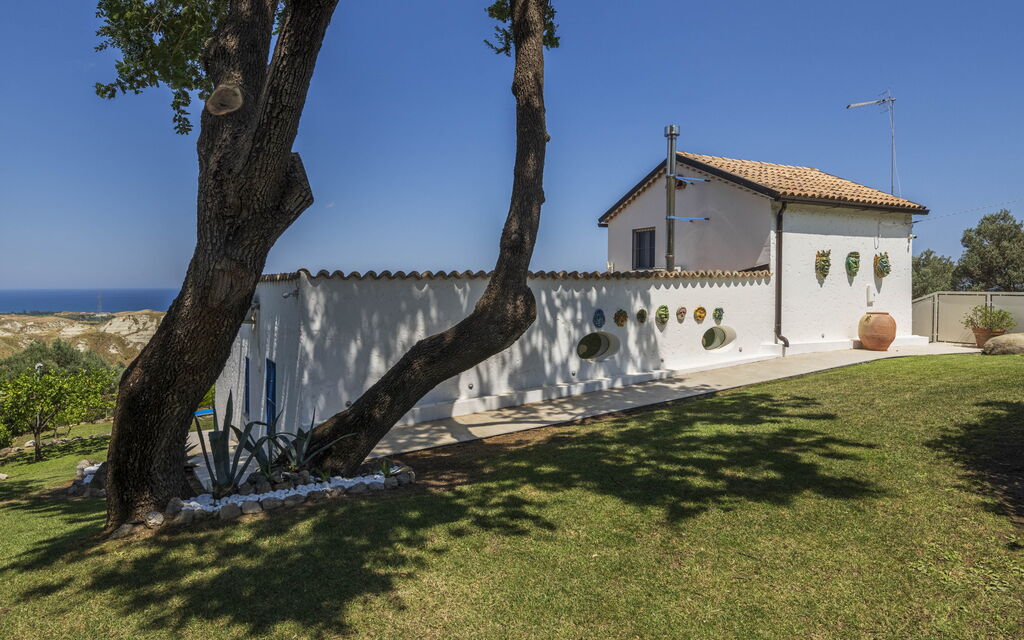 Villa Acquaro, Santa Caterina Dello Ionio, Pool, Ac: Autumn, Garden, Spring, Summer