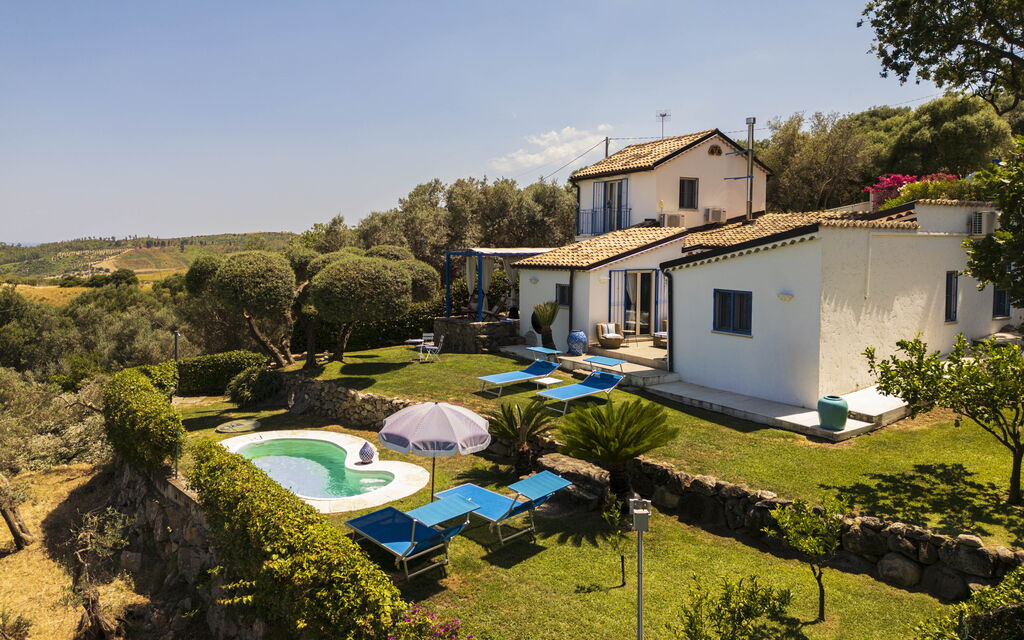 Villa Acquaro, Santa Caterina Dello Ionio, Pool, Ac: Autumn, Pool, Spring, Summer