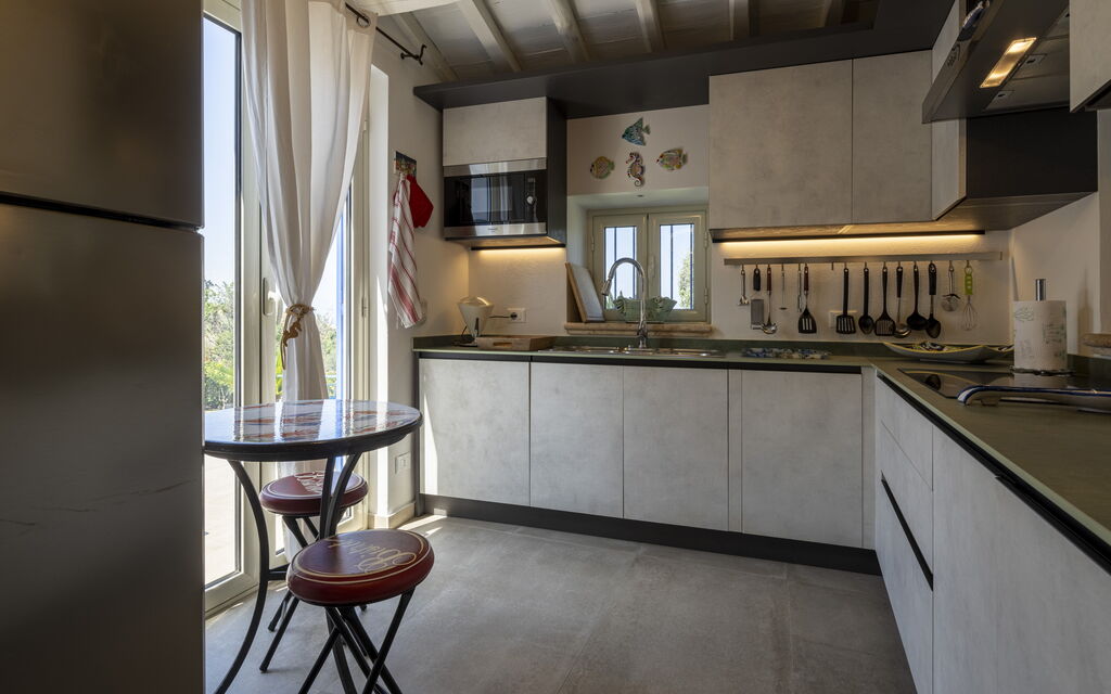 Villa Acquaro, Santa Caterina Dello Ionio, Pool, Ac: Autumn, Kitchen, Spring, Summer