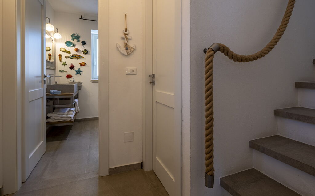 Villa Acquaro, Santa Caterina Dello Ionio, Pool, Ac: Autumn, Bathroom, Spring, Summer