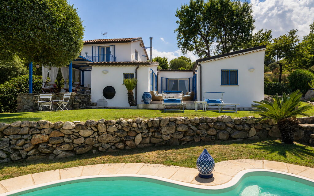 Villa Acquaro, Santa Caterina Dello Ionio, Pool, Ac: Autumn, Garden, Pool, Spring, Summer