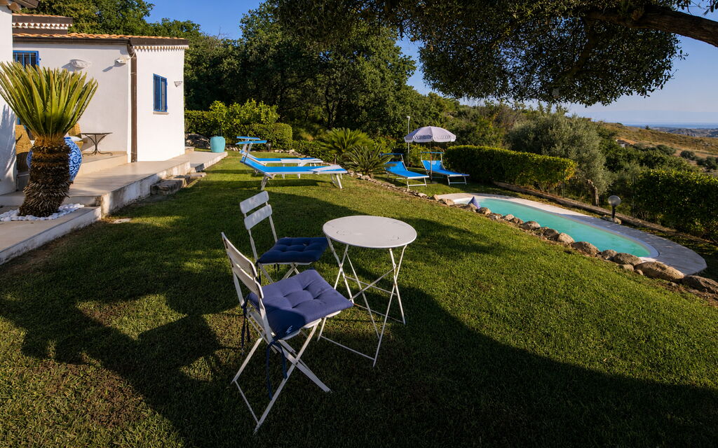 Villa Acquaro, Santa Caterina Dello Ionio, Pool, Ac: Autumn, Garden, Spring, Summer