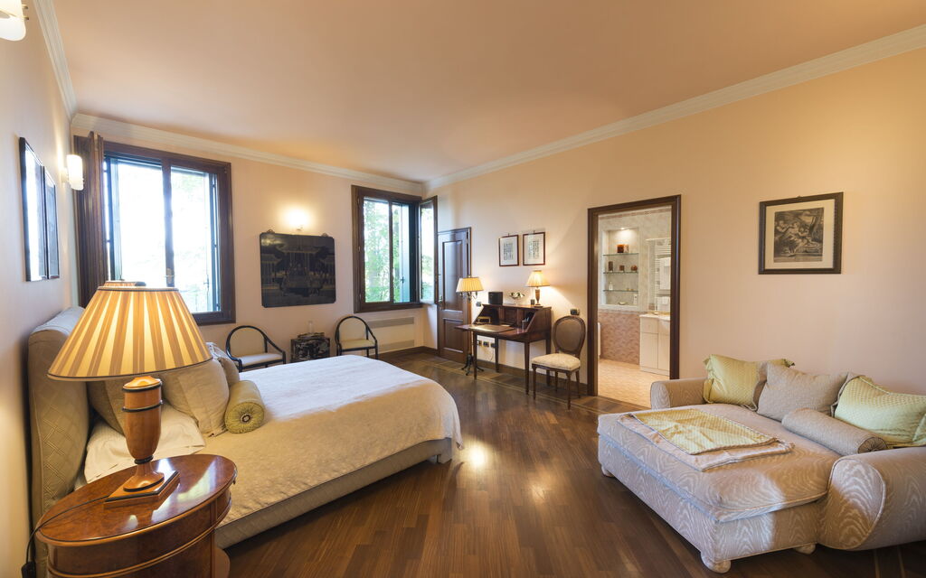 Villa Paola In Padova With Ac: Autumn, Bedroom, Spring, Summer