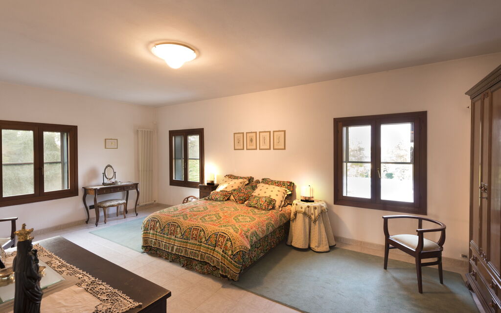 Villa Paola In Padova With Ac: Autumn, Bedroom, Spring, Summer