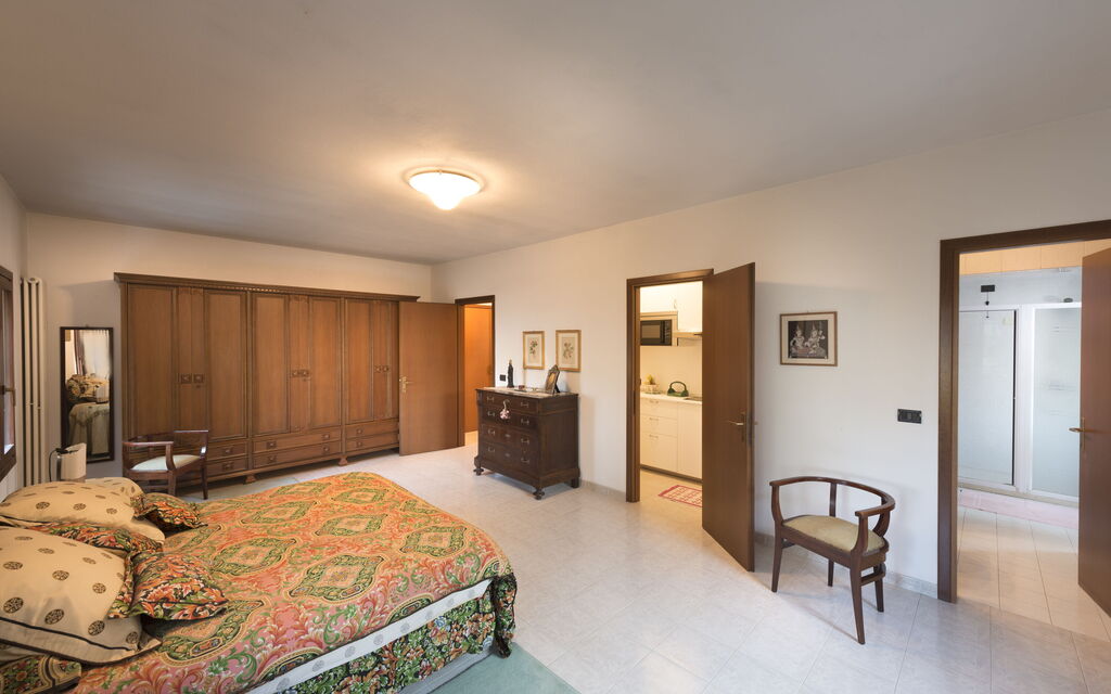 Villa Paola In Padova With Ac: Autumn, Bedroom, Spring, Summer