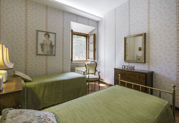 Casa Martina, Piazza Delle Erbe, San Gimignano: Autumn, Bedroom, Spring, Summer, Winter