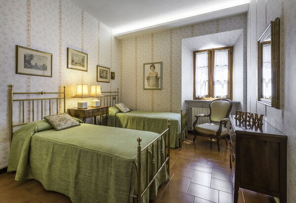 Casa Martina, Piazza Delle Erbe, San Gimignano: Autumn, Bedroom, Spring, Summer, Winter
