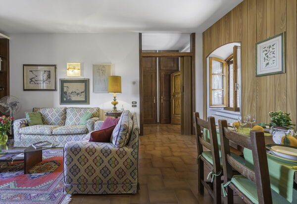 Casa Martina, Piazza Delle Erbe, San Gimignano: Autumn, Living Room, Spring, Summer