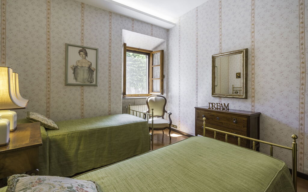 Casa Martina, Piazza Delle Erbe, San Gimignano: Autumn, Bedroom, Spring, Summer, Winter