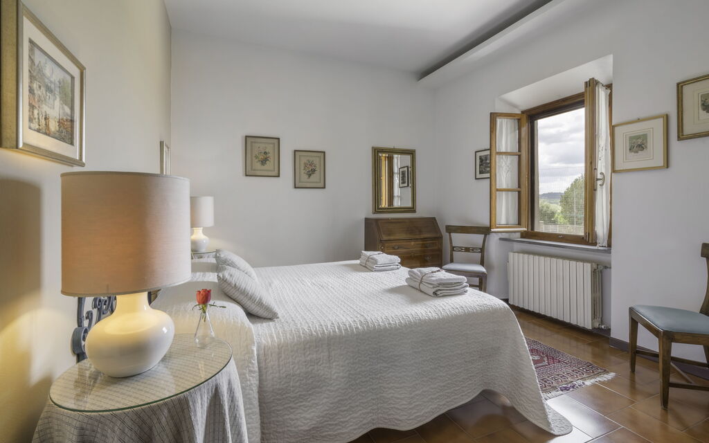 Casa Martina, Piazza Delle Erbe, San Gimignano: Autumn, Bedroom, Spring, Summer, Winter