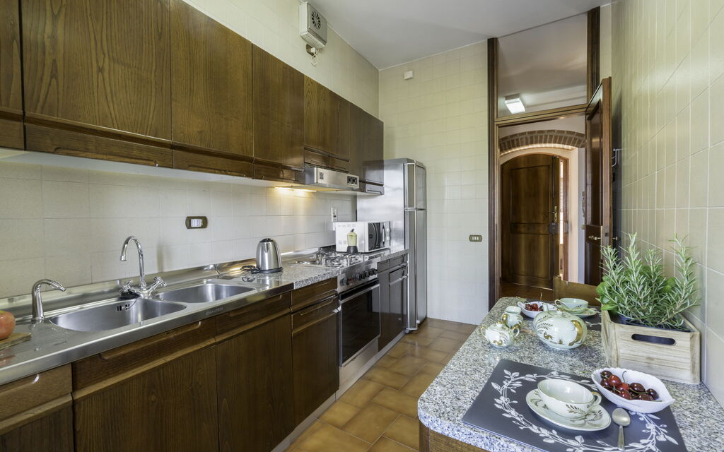 Casa Martina, Piazza Delle Erbe, San Gimignano: Autumn, Kitchen, Spring, Summer