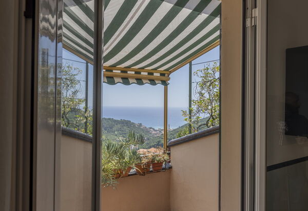 Emma House, Terrace and Sea View, Moneglia: Autunno, Balcone / Terrazza / Patio, Inverno, Primavera
