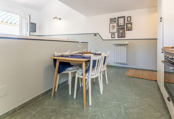 Emma House, Terrace and Sea View, Moneglia: Autunno, Estate, Primavera, Sala da pranzo