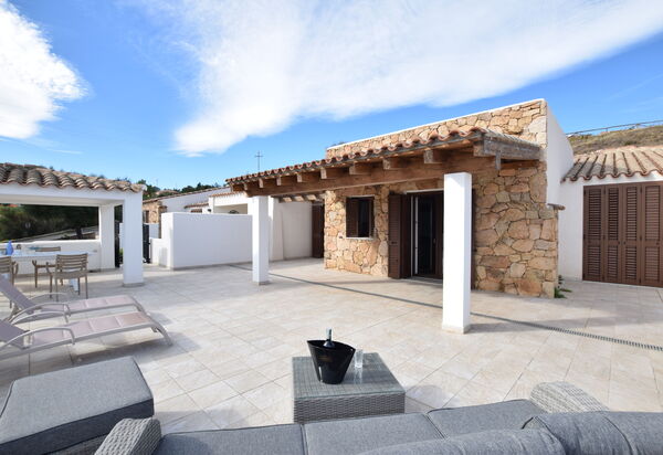 Villa Del Sole In Budoni Sea View: Autunno, Estate, Esterni, Primavera