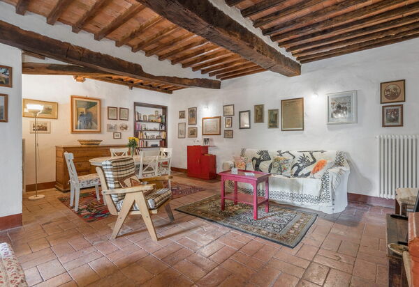 Il Palazzetto Francigena, Monteriggioni: Autumn, Living Room, Spring, Summer