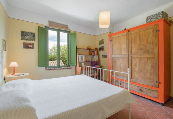 Il Palazzetto Francigena, Monteriggioni: Autumn, Bedroom, Spring, Summer