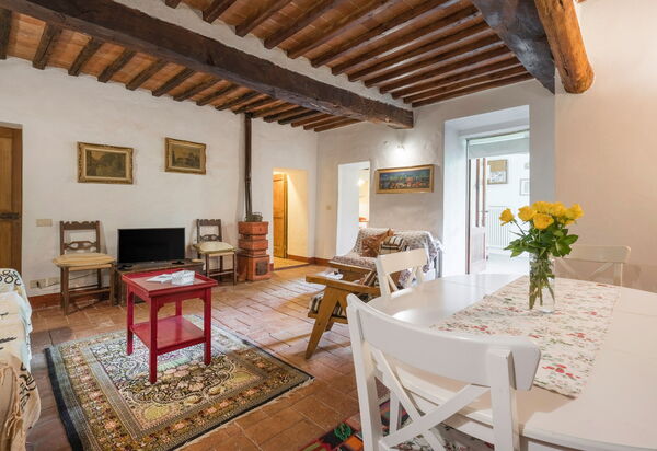 Il Palazzetto Francigena, Monteriggioni: Autumn, Living Room, Spring, Summer