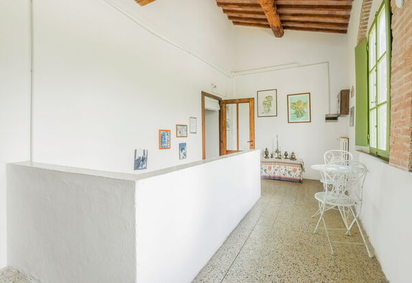 Il Palazzetto Francigena, Monteriggioni: Autumn, Room Detail, Spring, Summer