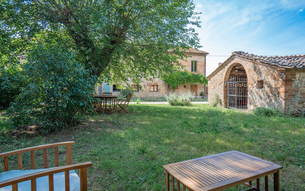 Il Palazzetto Francigena, Monteriggioni: Autumn, Garden, Spring, Summer