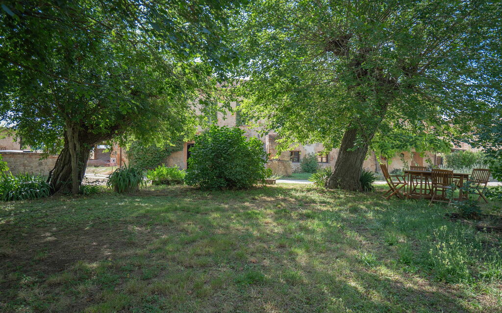 Il Palazzetto Francigena, Monteriggioni: Autumn, Garden, Spring, Summer