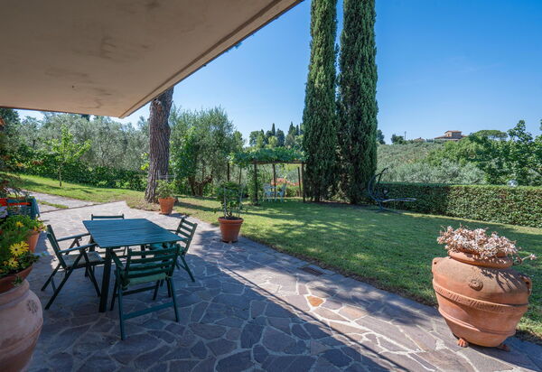 Chianti Hills Apartment, Pool, Ac: Autumn, Garden, Spring, Summer