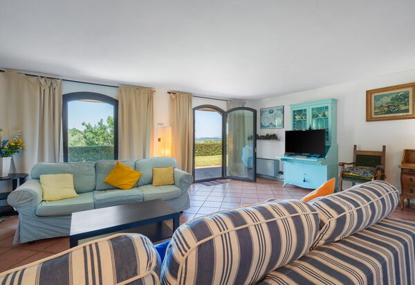 Chianti Hills Apartment, Pool, Ac: Autumn, Living Room, Spring, Summer