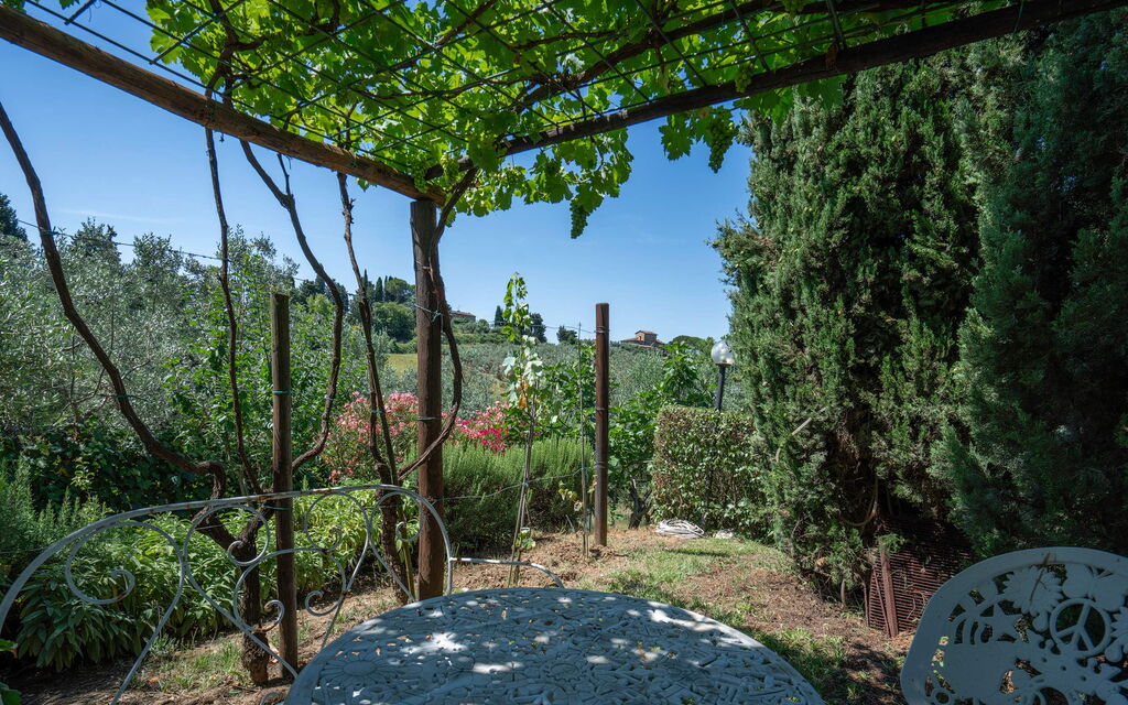 Chianti Hills Apartment, Pool, Ac: Autumn, Garden, Spring, Summer