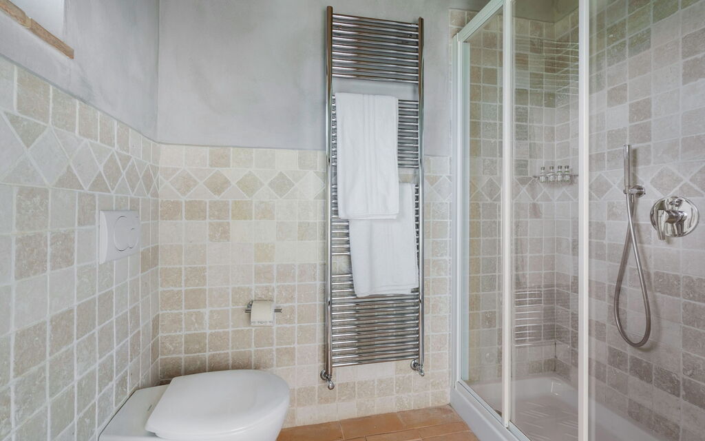 Villa Meraviglia With Pool And Ac: Autumn, Bathroom, Spring, Summer