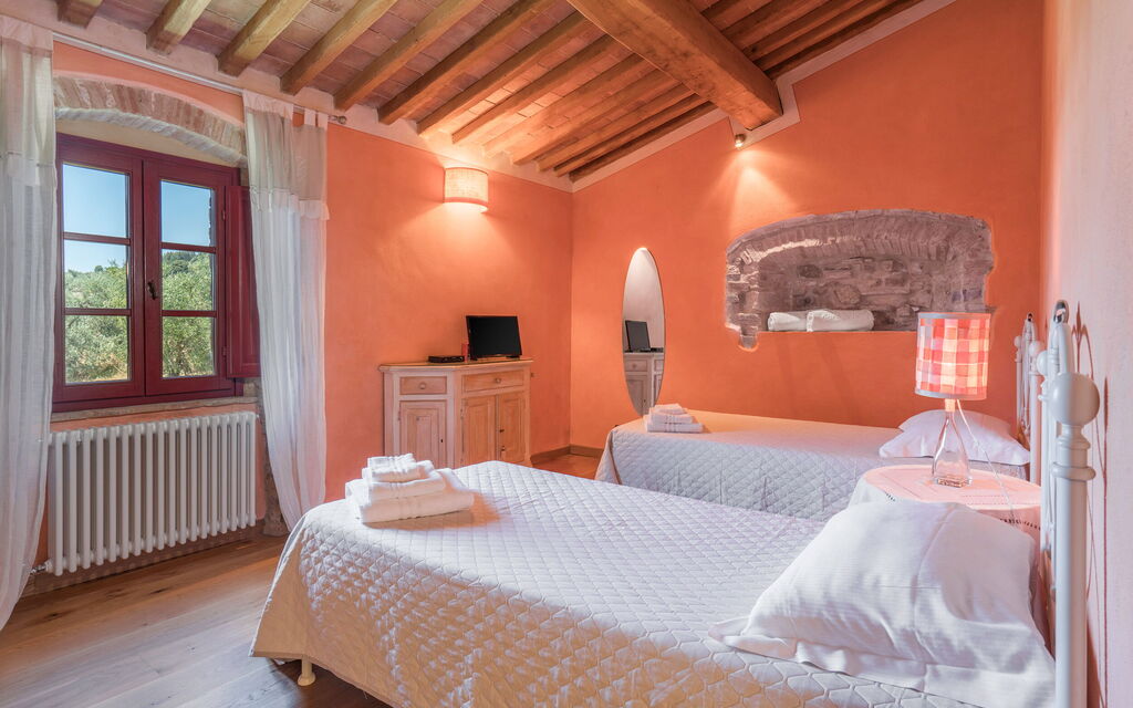 Villa Meraviglia With Pool And Ac: Autumn, Bedroom, Spring, Summer
