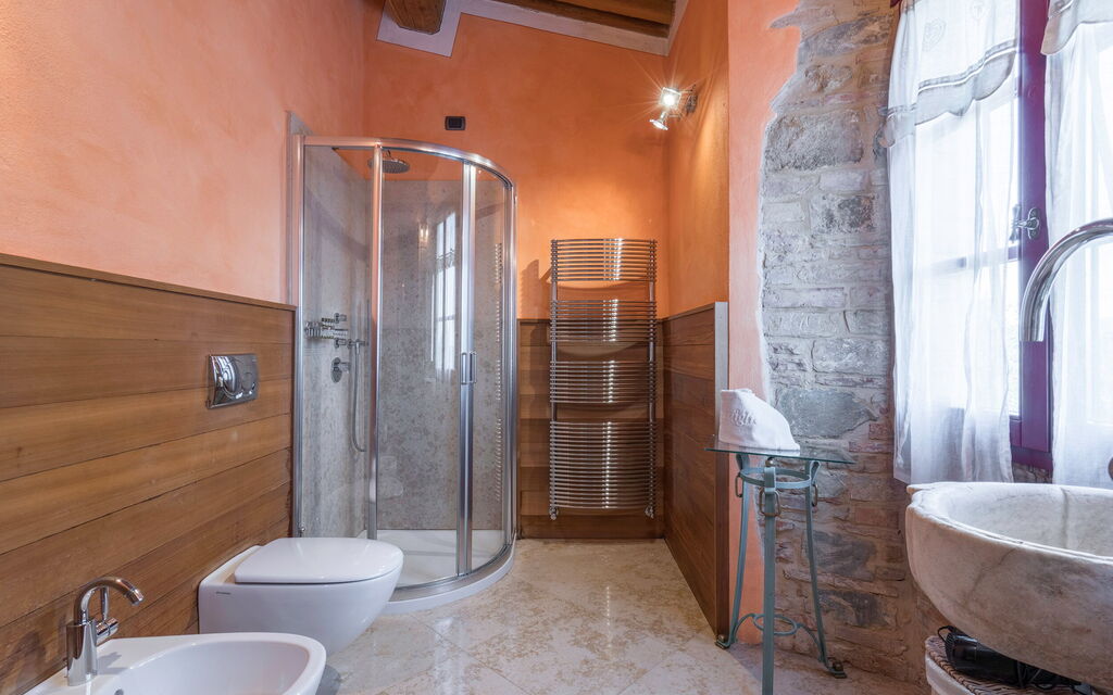 Villa Meraviglia With Pool And Ac: Autumn, Bathroom, Spring, Summer