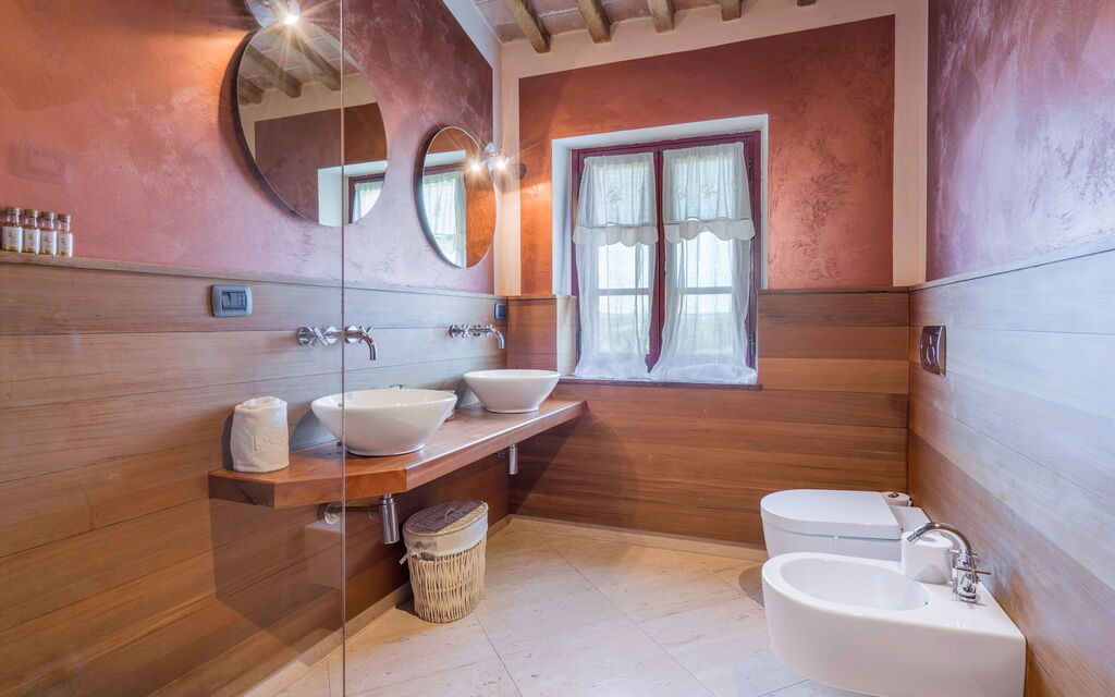 Villa Meraviglia With Pool And Ac: Autumn, Bathroom, Spring, Summer