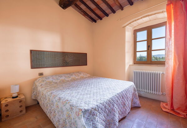 Le Fonti Apartments With Ac Near Siena: Autumn, Bedroom, Spring, Summer